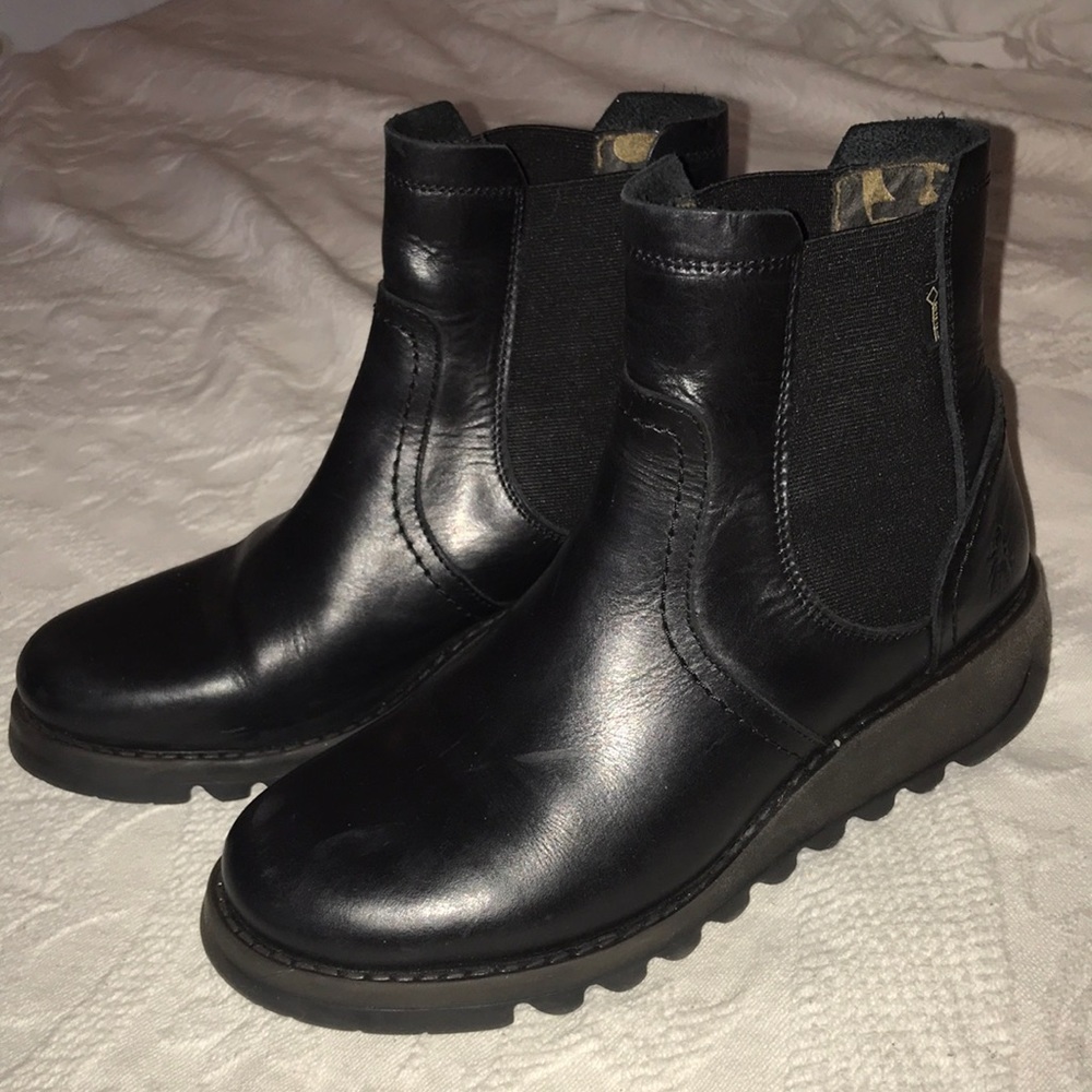 Fly London Chelsea Boots Black 8/38